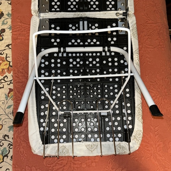 Folding/Table Top Ironing Board - Picture 9 of 13